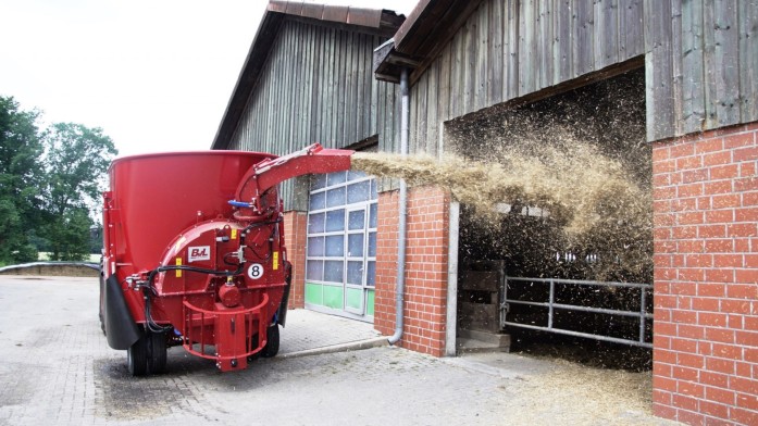  Straw trucks