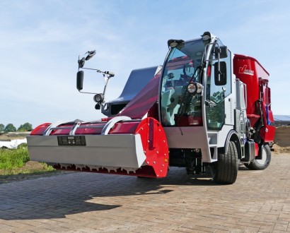  BvL Feed mixer - self-propelled small