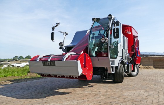  BvL Feed mixer - self-propelled