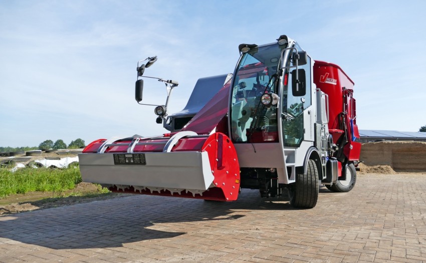 BvL Voermengwagen - zelfrijdend 1