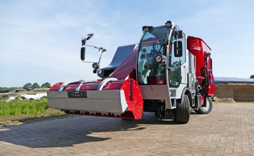  BvL Feed mixer - self-propelled 1