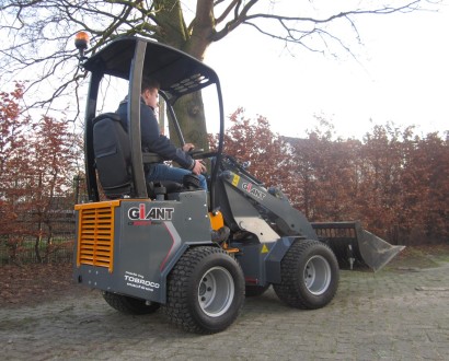 Giant D2504SW small