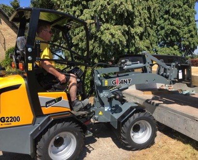 Giant G2200 (HD) (X-TRA) small