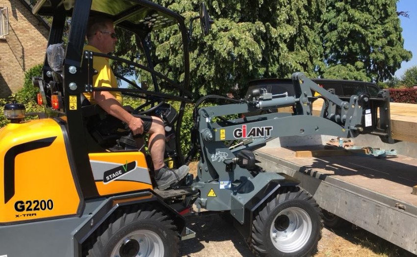Giant G2200 (HD) (X-TRA) 1