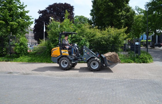 Giant G2700 (HD) (X-TRA) (TELE)