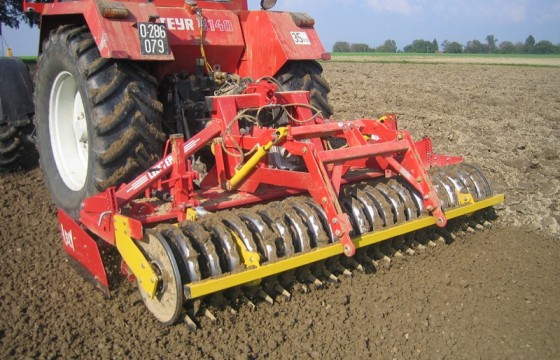 Cracker roller