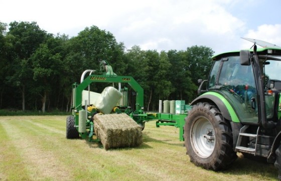 McHale 998 vierkante balenwikkelaar