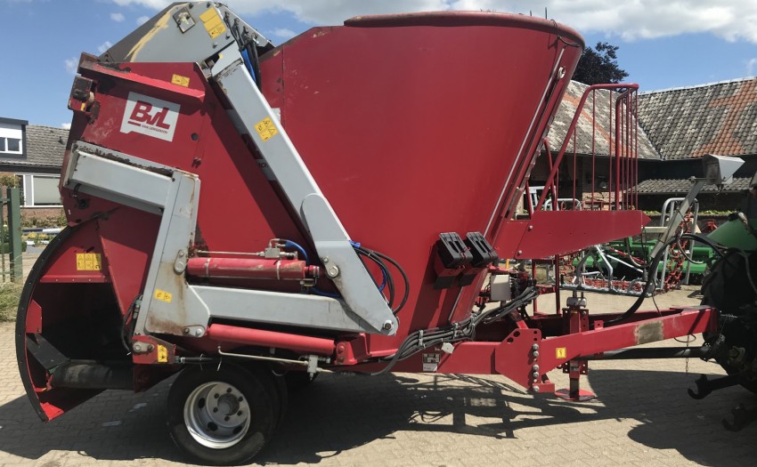 BVL Vmix 12 LS zelfladende voermengwagen 1