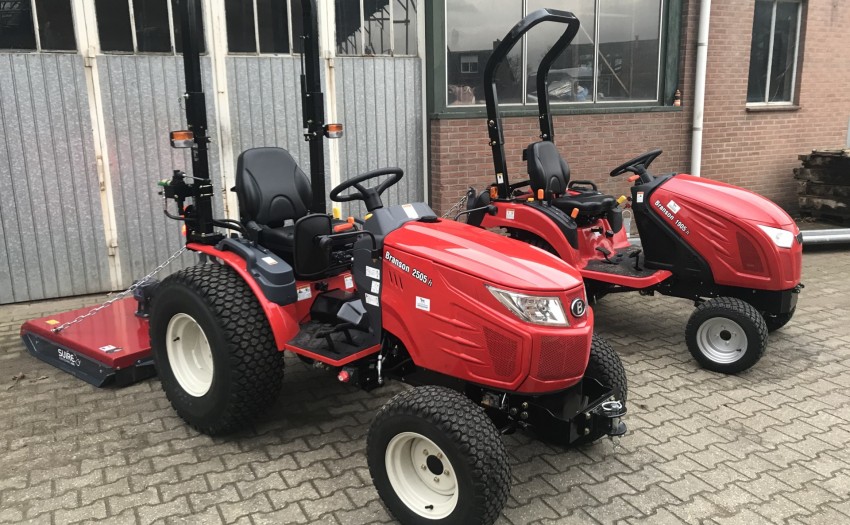 Branson compact tractoren 1