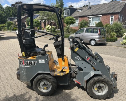 Giant D254SW kniklader small