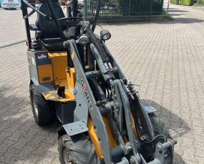 Giant D254SW kniklader 2