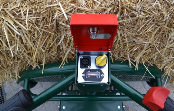 Straw trolley electric self-propelled